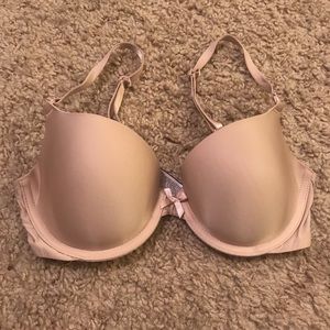 32 D Victoria Secret nude bra